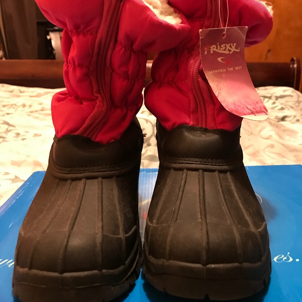 Girls snow boots size 5